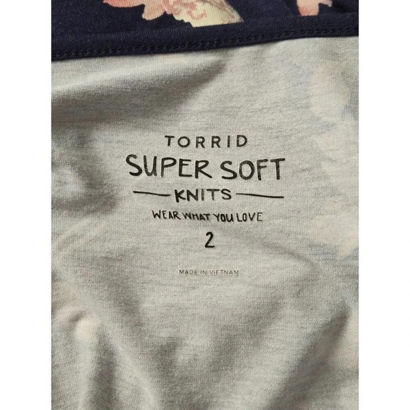TORRID Women's Super Soft Knit wear what you love floral blue Top Plus Size 2 - Picture 4 of 5